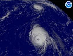 Helene y Gordon se encuentran aún en aguas abiertas del Atlántico.