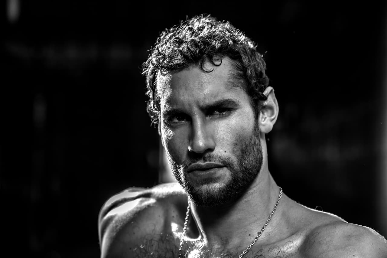 Franco Noriega en exclusiva para Mira Quién Baila. 
<br> Fotógrafo: 
<b>Felipe Cuevas / Univision</b> Locación: 
<b>CrossFit Doral – Miami, FL</b> Vestuario: 
<b>Blanca Elena Martínez</b> MakeUp: 
<b>Rocco Donna Hair & Beauty Art</b>