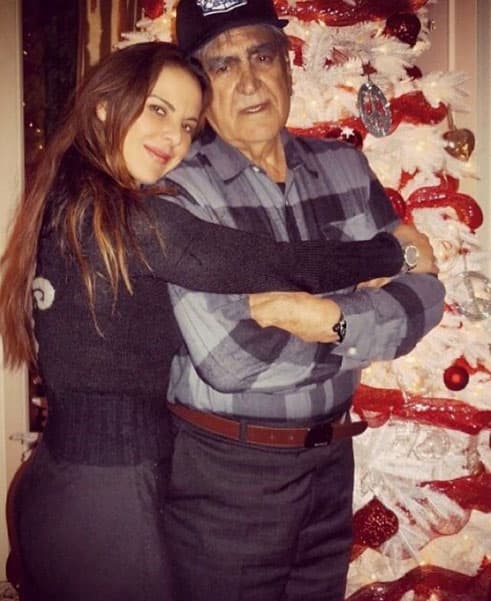 Además la actriz es muy cariñosa con él.