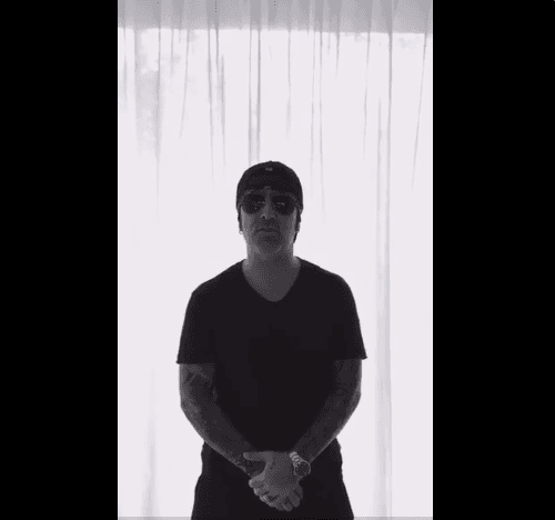 Alex, baterista de Maná, también se unió a la felicitación y despedidas de Don Vicente.