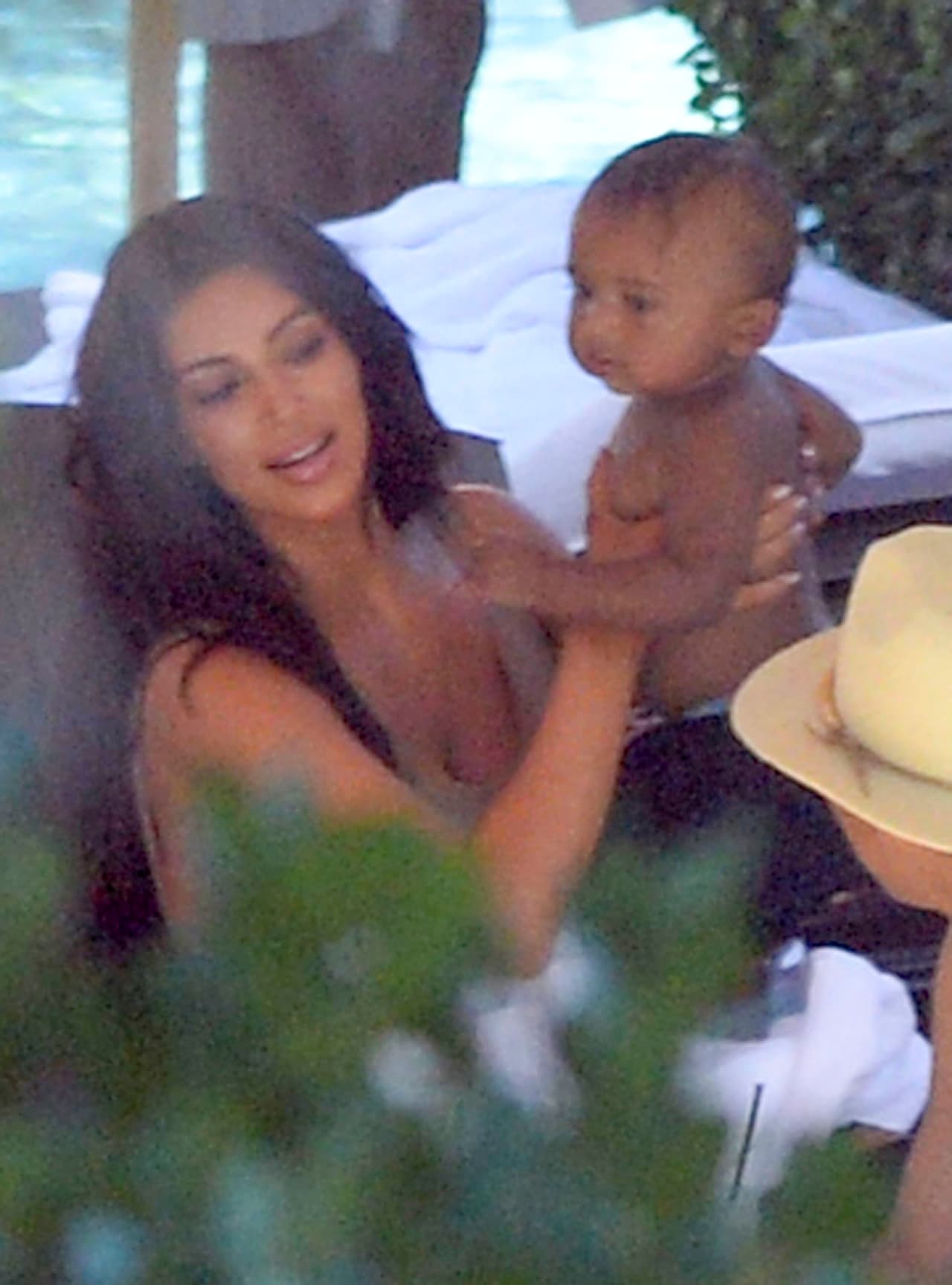 Saint es idéntico a su papi.