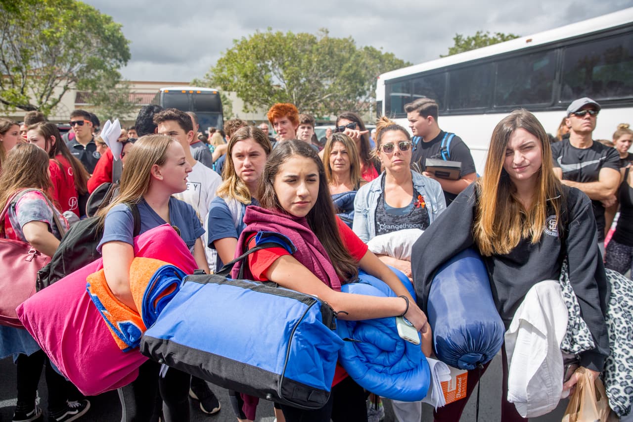 Mientras los alumnos de la secundaria Marjory Stoneman Douglas se preparaban su viaje a la capital del estado, otros cientos de estudiantes de Fort Lauderdale, Hollywood y Boca Ratón, al sur de Florida, se unieron a las protestas que empezaron en Parkland el pasado 14 de febrero, el mismo día que ocurrió la tragedia.
