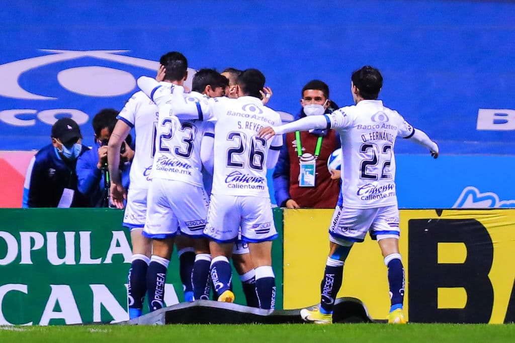 Santiago Ormeño (5’, 51’, 70’) se sirvió con la cuchara grande y marcó triplete en un partido donde al Puebla le salió todo. Cristian Tabó (43’) hizo el cuarto para los poblanos. Los locales llegaron a 8 unidades y los Bravos se quedaron con 5.