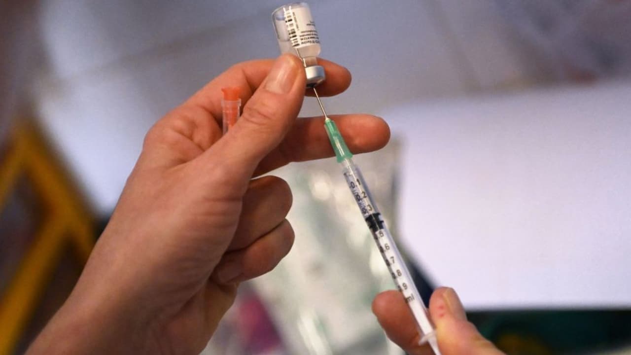 Hospital Jackson agota todas sus citas para poner la vacuna del coronavirus 