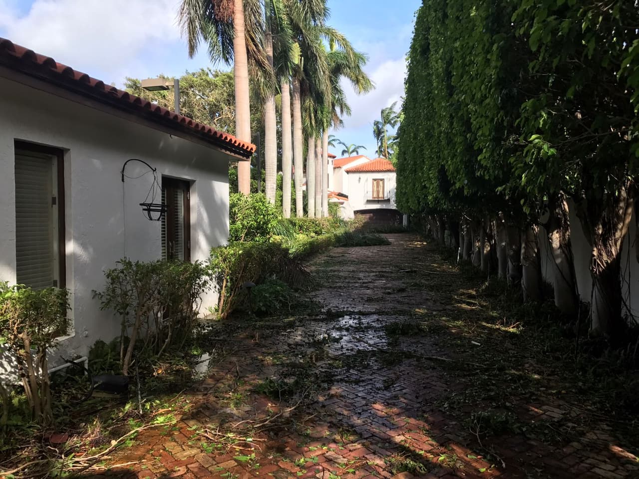 En la mansión de Alejandro Sanz había más tarea.