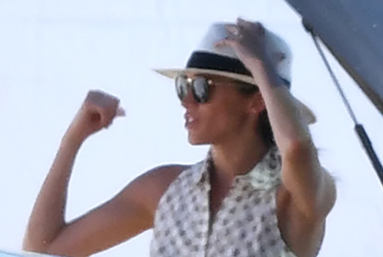 <b>30 de junio, 2018. </b>Para completar el look, la duquesa llevó su sombrero favorito: un panamá de paja de Maxwell de solo $60 dólares -que ya está agotado en tiendas y es imposible de encontrar.