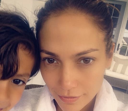 ¡No le teme a las críticas! Esta selfie la presumió en sus redes sociales.