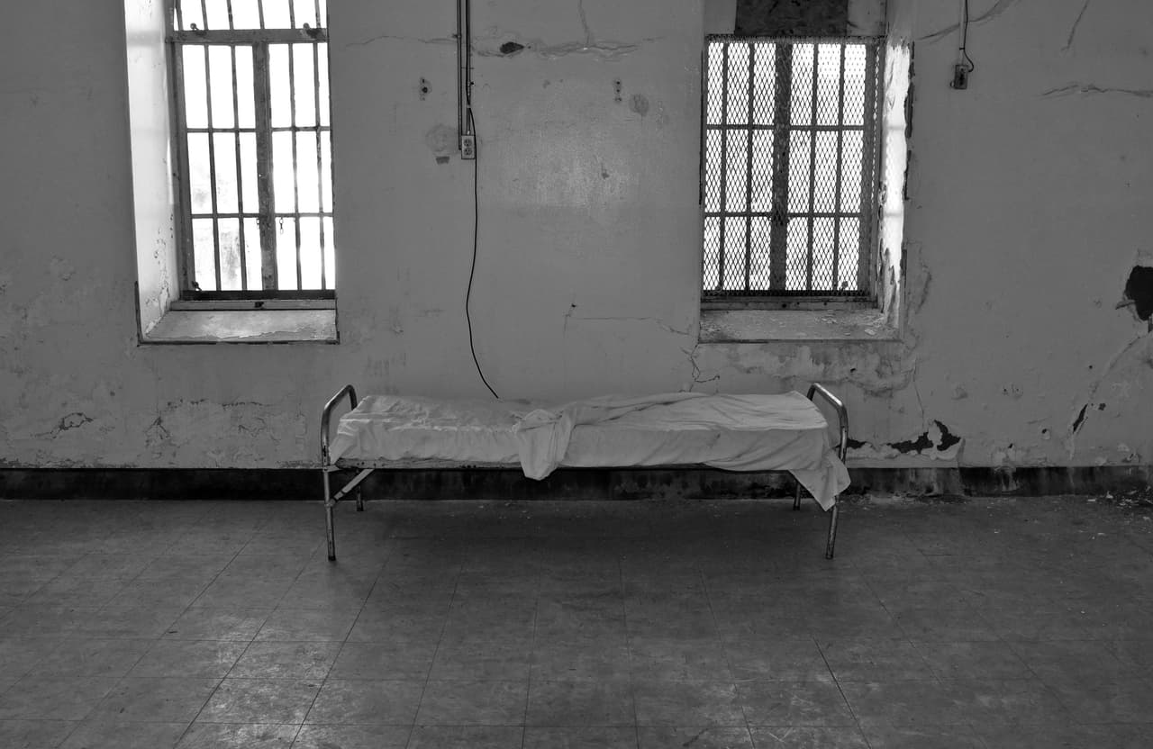 El hospital de St. Mary's Bethlehem fue conocido como la primera y más antigua institución en Europa en tratar enfermedades mentales, desde su inauguración en 1247. No obstante, también es la evidencia del terrible trato humano y de las torturas de doctores, clérigos y políticos que no tenían idea sobre cómo tratar a gente con problemas mentales que hoy en día consideraríamos menores.