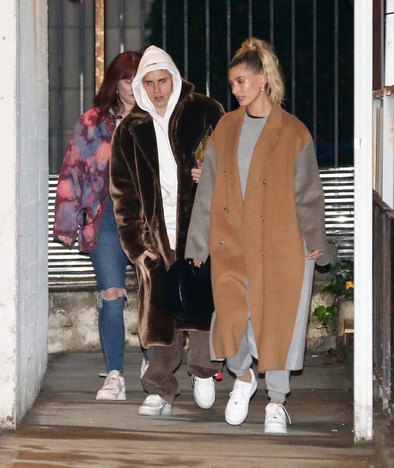 "Tengo un nuevo tatuaje. ¿Quieren verlo?", le preguntó a sus fans.