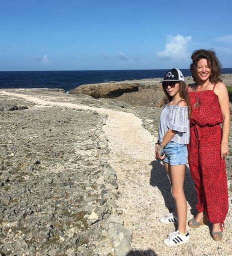 “Se llevan muy bien. Yo no había tenido relaciones de más de dos años y medio. Con Xavier Ocampo pasé ese umbral, al que yo le tenía terror, que es la rutina, que el amor se transforma; fui y vine porque la inquieta soy yo, y tengo miedo a la rutina, pero ya las estoy superando. Gracias a un hombre que no se raja y que está ahí, que busca y que aunque yo lo rechace, no desiste”, explicó.