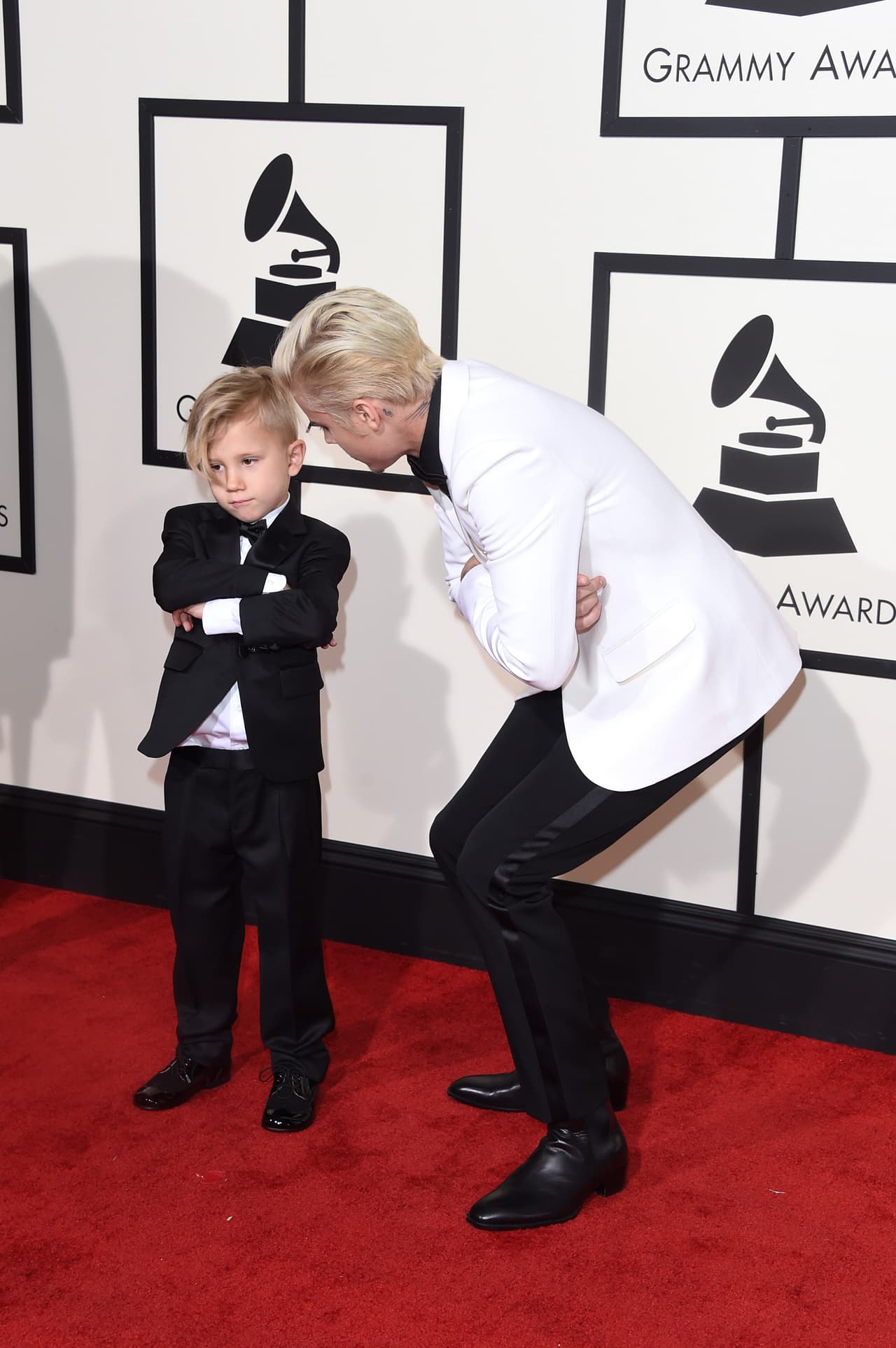 Quién diría que Justin llegaría tan bien acompañado...