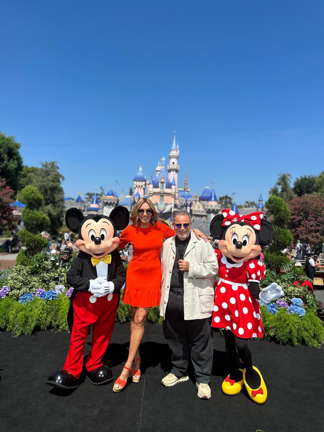 El Gordo y La Flaca siguen celebrando su 25 aniversario y luego de haber hecho hace unas semanas parada en Nueva York y Puerto Rico, el 14 y 15 de septiembre estuvieron en Disneyland Resort.