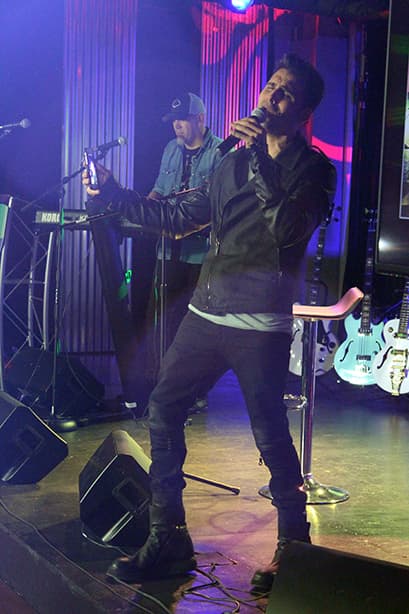 Houston disfrutó un concierto muy íntimo de Christian Daniel.