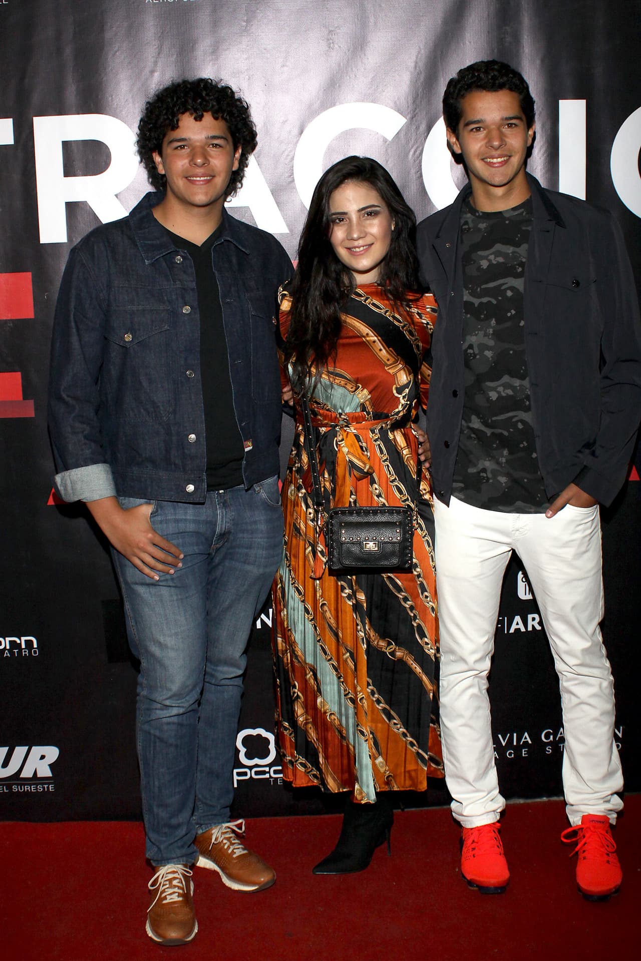 Casi de manera inmediata, fueron padres de unos gemelos a los que llamaron José Eduardo y Roberto Miguel.