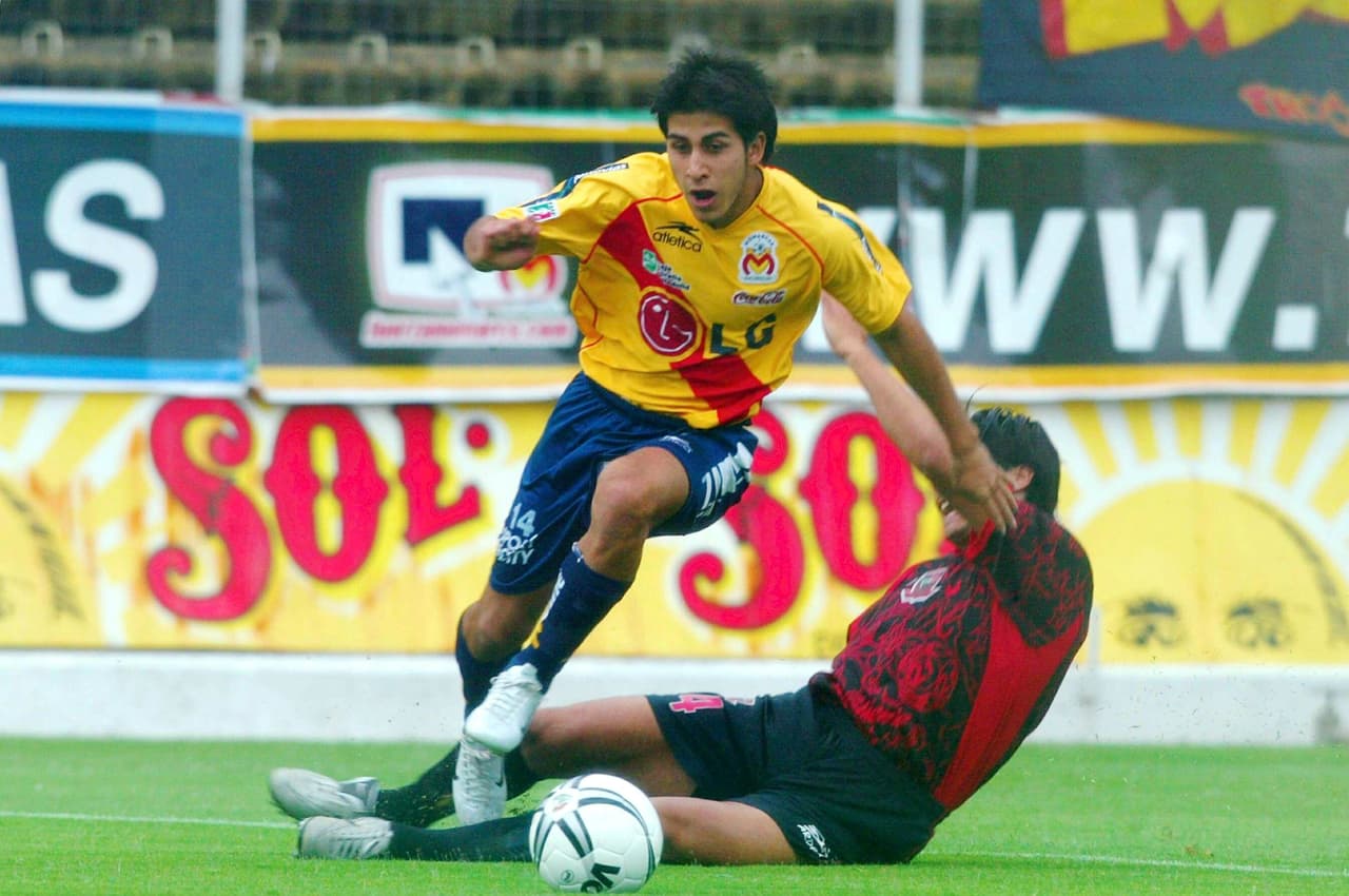 Ever Guzmán, fue el primero de los jugadores que ganaron el Mundial Sub17 del 2005 con México en debutar. El delantero recorrió varios equipos de la Liga MX y del Ascenso MX sin lograr continuidad en ellos, destacando su paso con Morelia y Toros Neza.