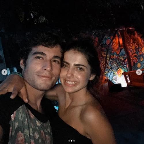 “Como lo he dicho siempre, cuando tú estas en una relación con alguien es porque estás planeando construir un futuro con alguien, si no, qué haces en una relación, pero ahorita es demasiado pronto como para pensar en eso”, aclaró.
<br>