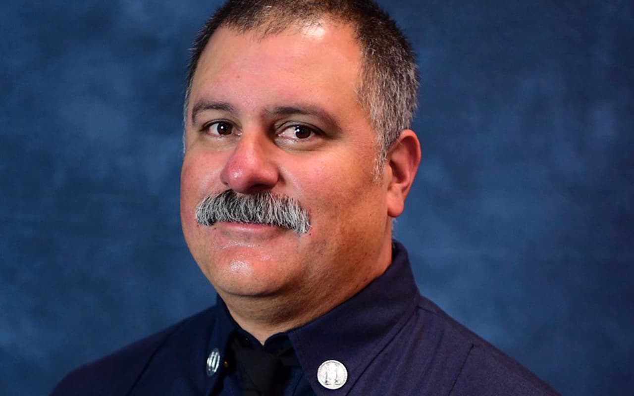 "Este es un día difícil": muere un bombero y otro resulta herido durante un tiroteo en California