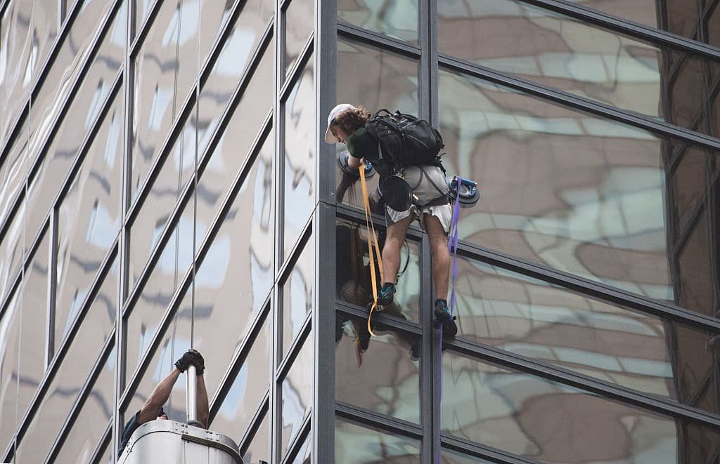 El joven que pensó que para llegar a la oficina de Trump lo mejor era escalar su torre en Nueva York