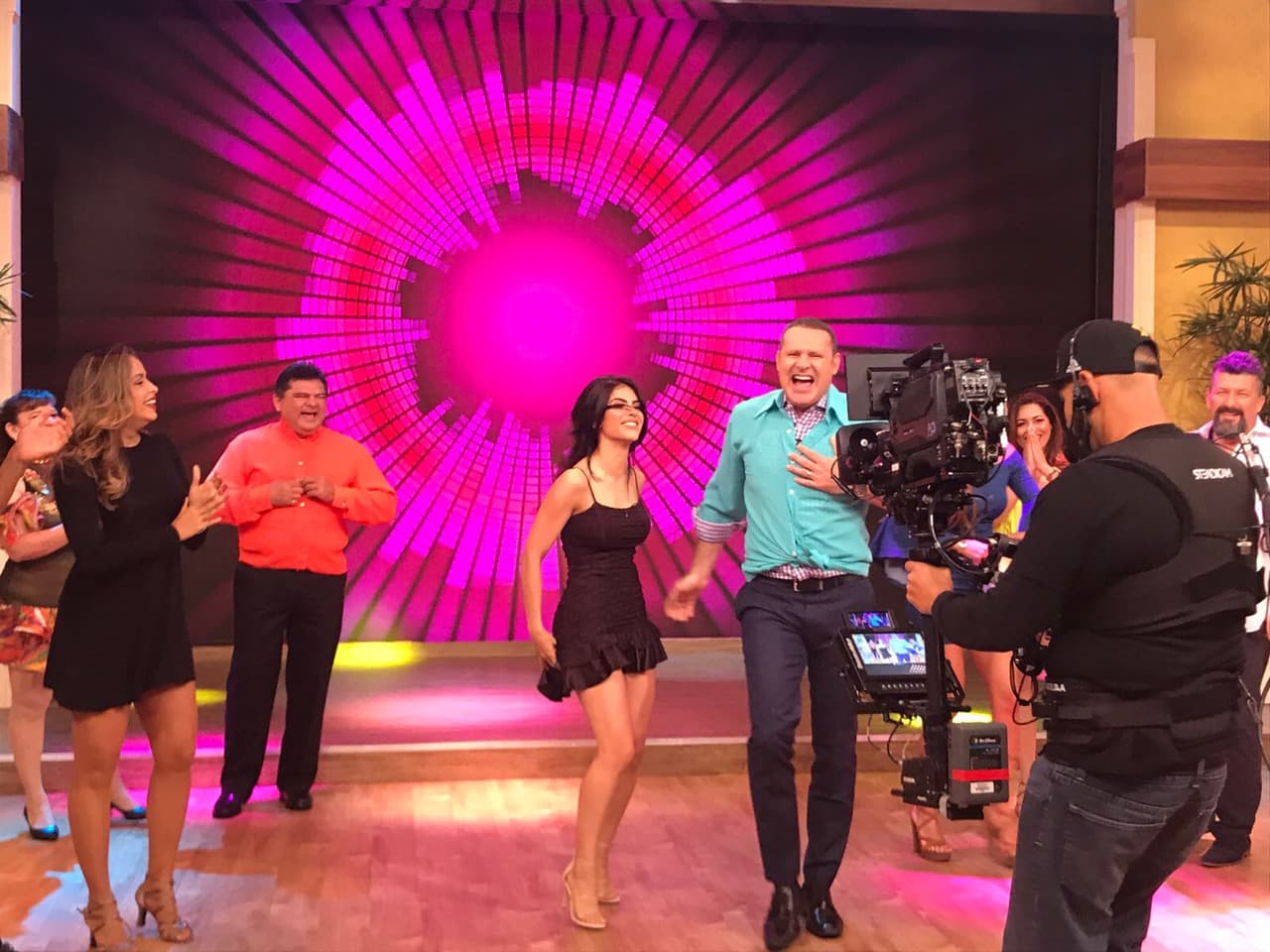 Alan agradeció a su compañera de baile por acompañarlo esta mañana.