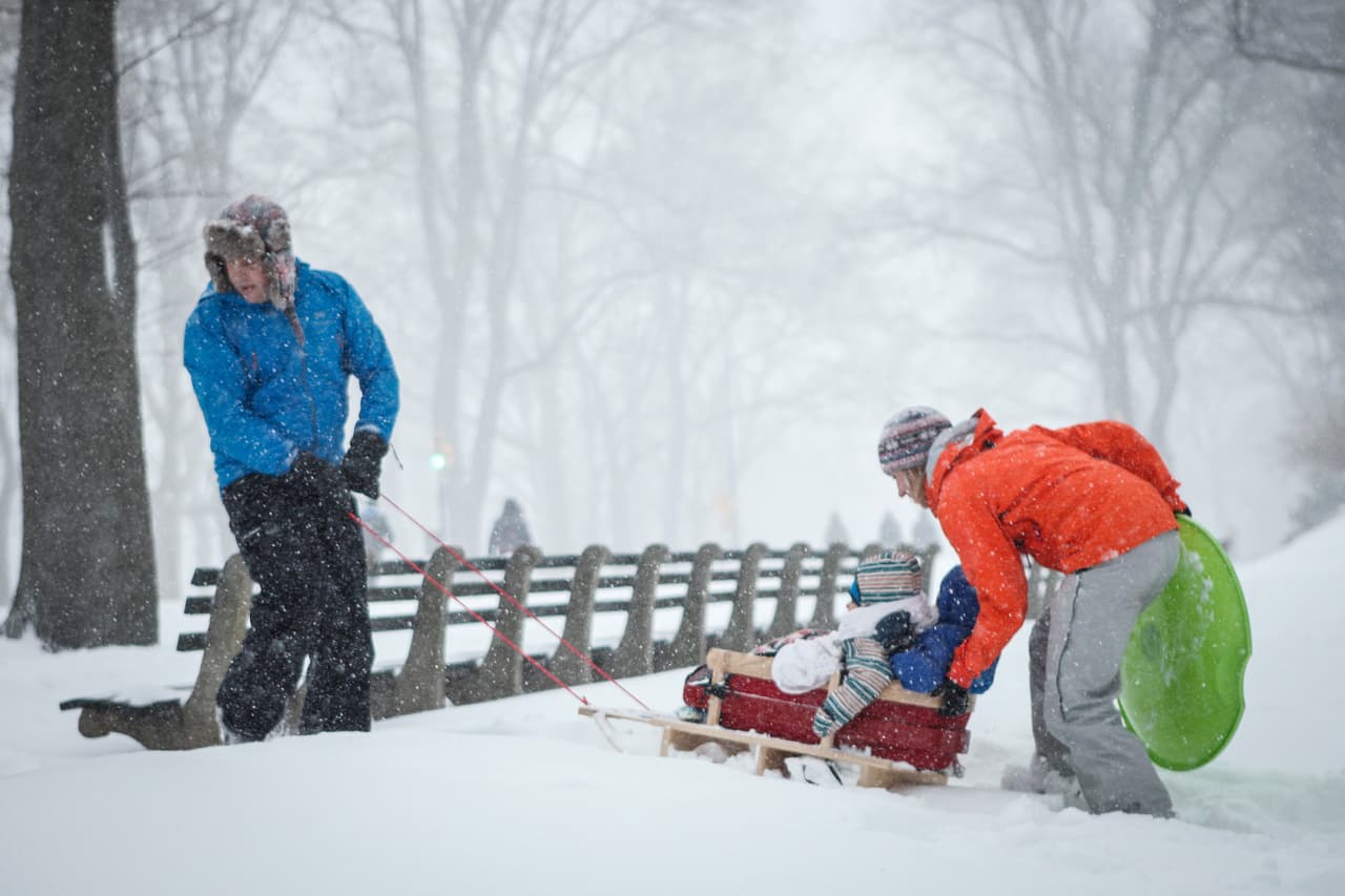 A pesar de que las autoridades pidieron a los ciudadanos mantenerse en sus casas, muchos de ellos los desafiaron en horas del día.
