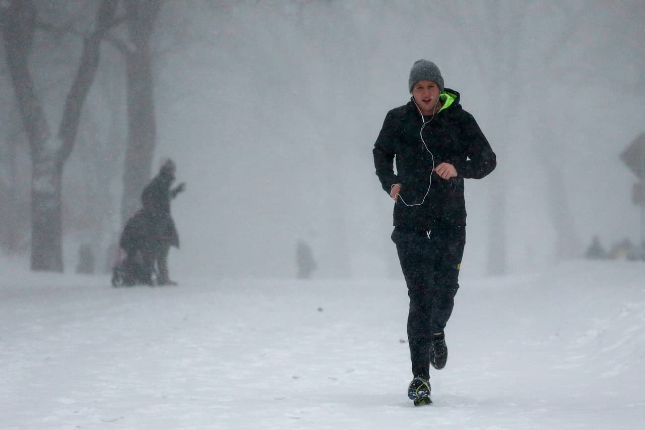 A pesar de que las autoridades pidieron a los ciudadanos mantenerse en sus casas, muchos de ellos los desafiaron en horas del día.