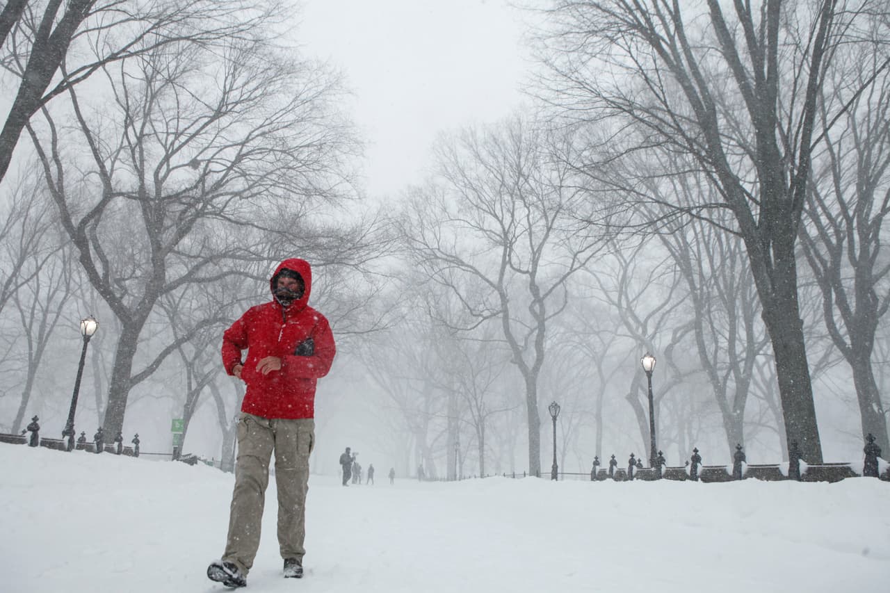 A pesar de que las autoridades pidieron a los ciudadanos mantenerse en sus casas, muchos de ellos los desafiaron en horas del día.