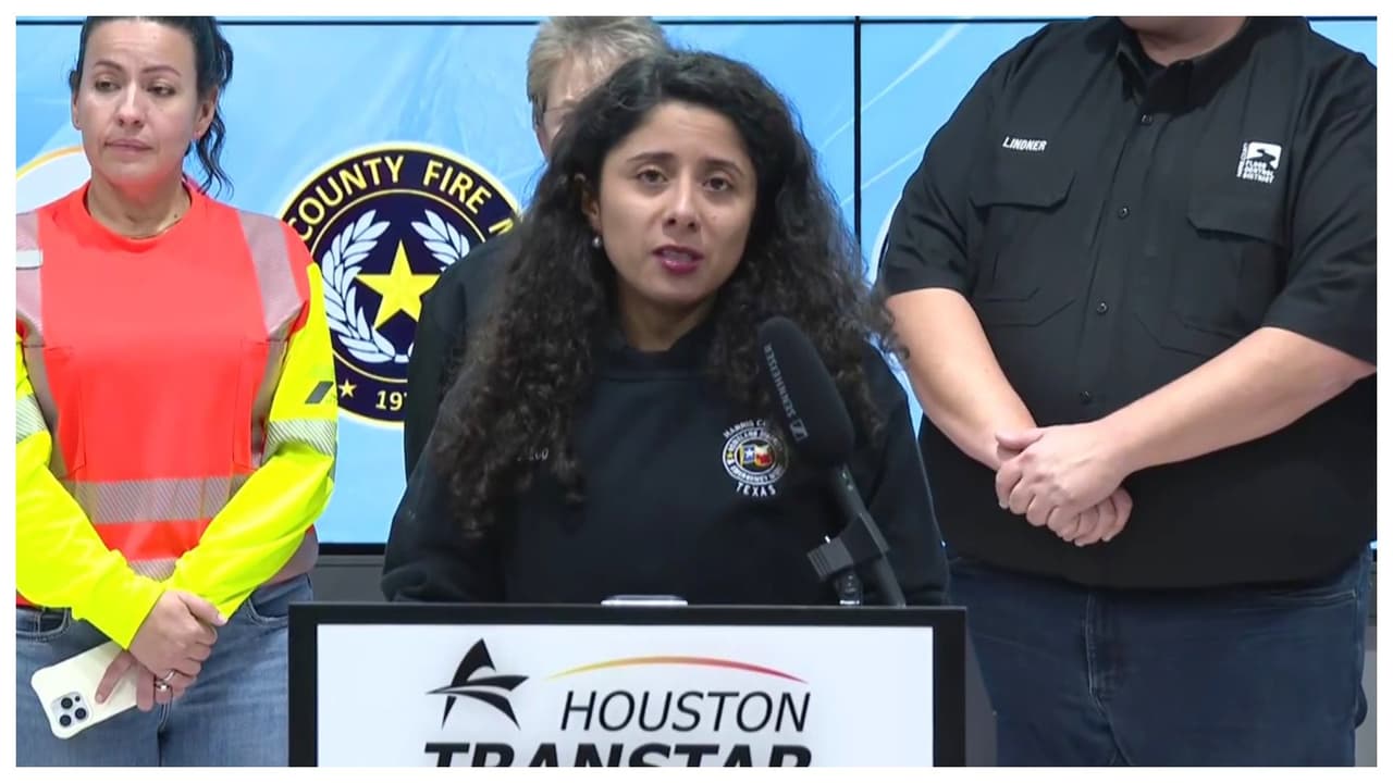 "Está entrando a nuestro condado la tormenta": Jueza Lina Hidalgo alerta a los residentes