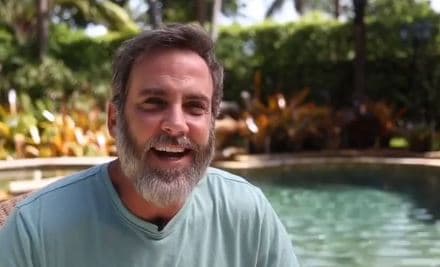 Las reacciones ante la publicación de Karina no se hicieron esperar y con el humor que lo caracteriza, Ponce escribió: "Estimado cliente... Disculpe la inconveniencia mientras mejoramos el producto. La respuesta a su pregunta se encuentra actualmente bajo construcción. Gracias. La gerencia".