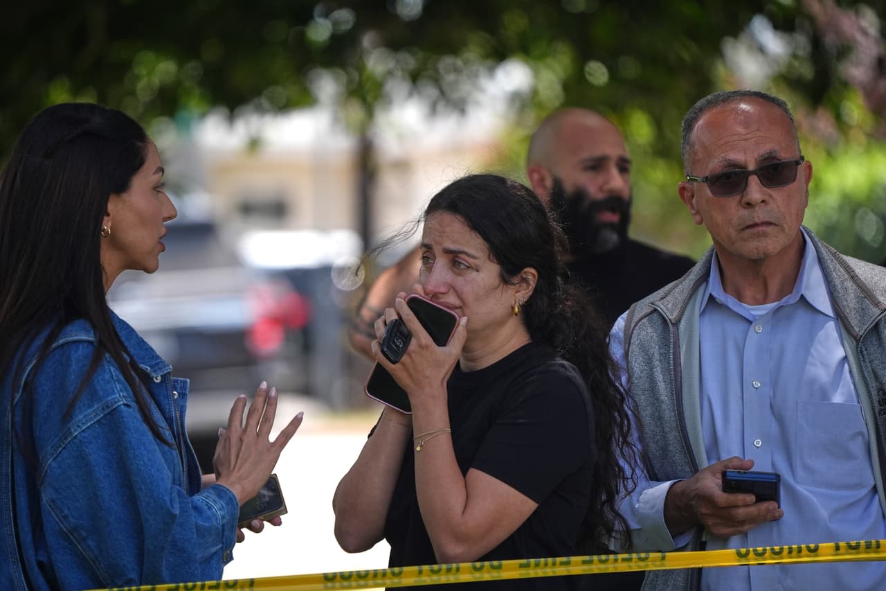 Momentos de terror se vivieron alrededor del mediodía de este lunes 18 de mayo del 2026 en el 
<b><a href="https://www.univision.com/local/los-angeles-kmex/policia-san-diego-tiroteo-centro-islamico" target="_blank">Centro Islámico de San Diego debido a un tiroteo</a></b> en el sitio, el cual causó una fuerte movilización policiaca y dejó al menos dos muertos, según CNN, entre ellos un guardia de seguridad.
