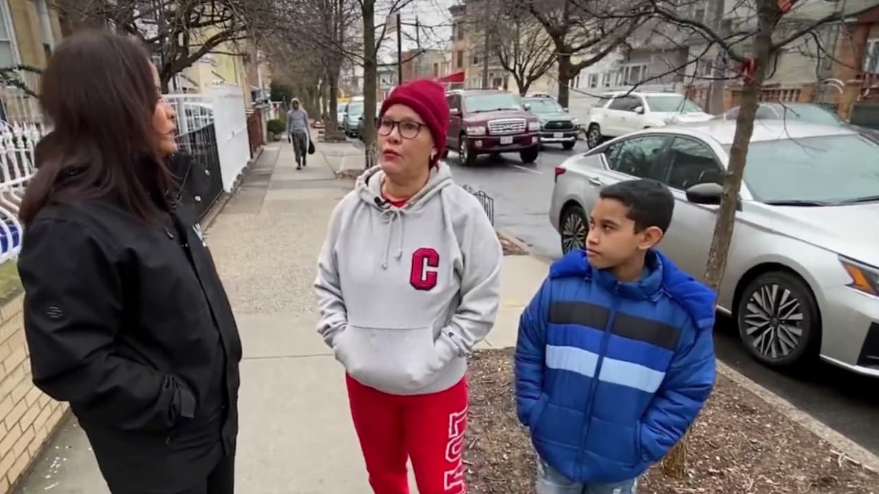 Los secuestraron en México  y al llegar a EEUU "no fue como se imaginó": madre e hijo dominicanos deciden volver a su país