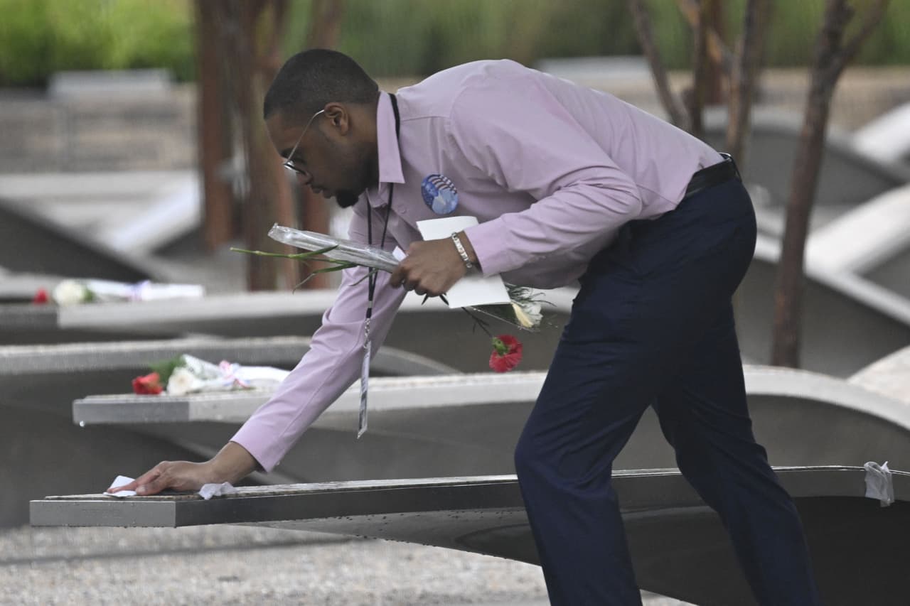 Para las familias de los que ya no están, el dolor sigue vivo.