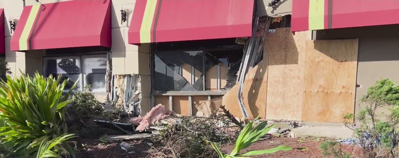 Conductor ebrio choca contra un restaurante y atropella mortalmente a un desamparado