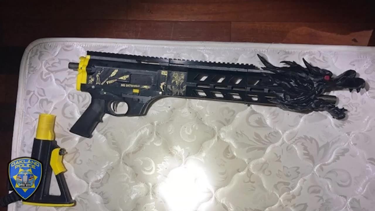 Las autoridades policiales indicaron que el año pasado, recuperaron casi 1400 armas de fuego, de las cuales casi el 25% eran armas fantasmas.
<br>