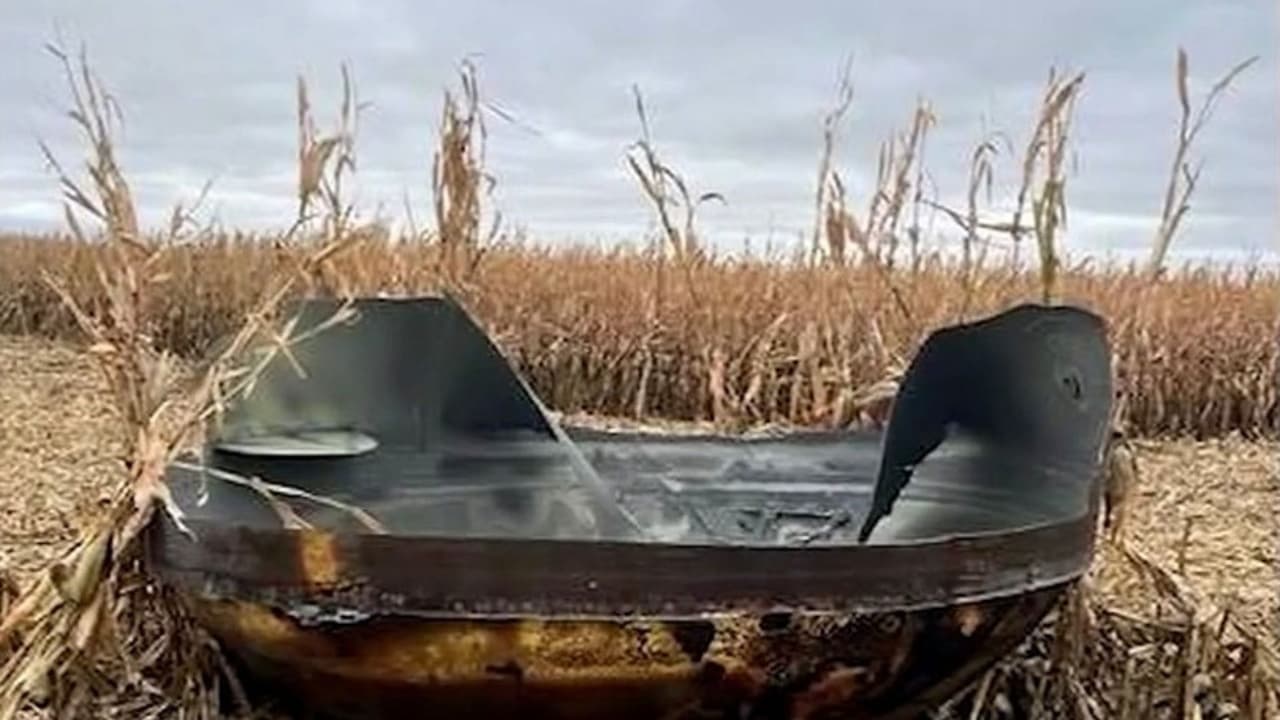 ¿Una sorpresa desde el espacio?: Esto halló una persona en un campo de Minnesota