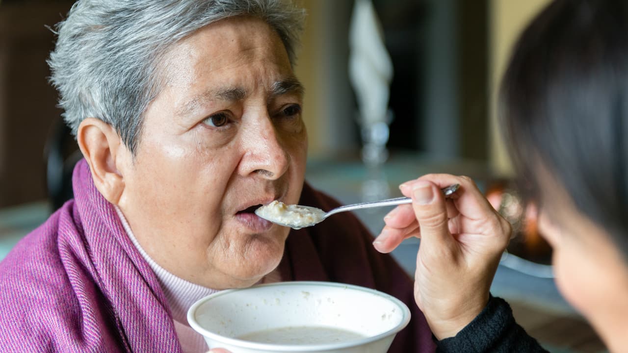 Muchos latinos no son conscientes de los síntomas del Alzheimer o los niegan