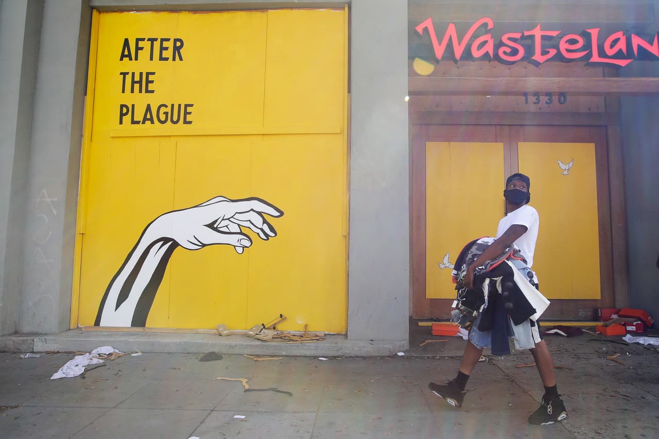 Además aseguraron que aquellos que participaron en los saqueos y no fueron detenidos quedaron identificados por las cámaras de seguridad en la zona comercial de la ciudad.