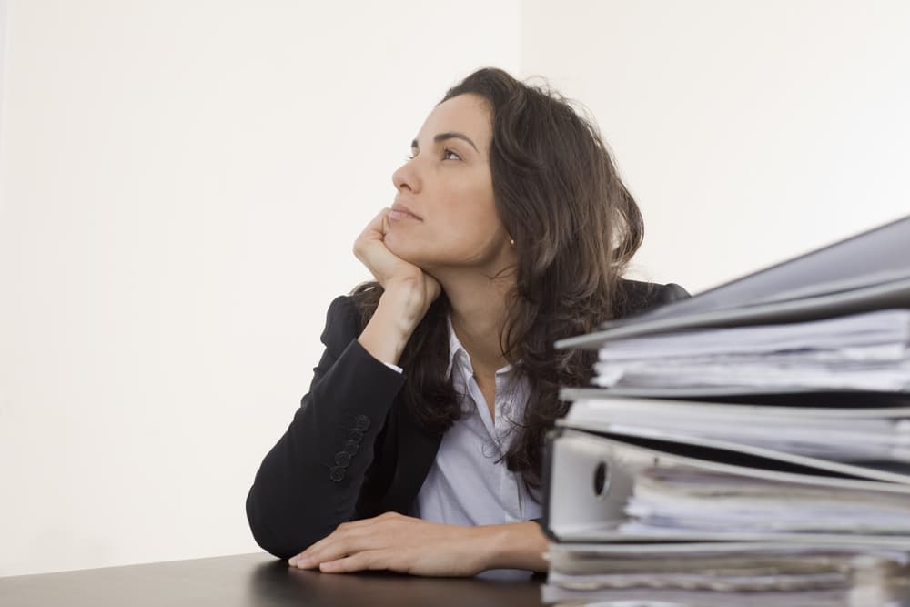 Haz tus cosas de manera moderada, tranquila, sin dar la nota. Así no gastarás energías extras y podrás disfrutar mejor tu noche. Este es un ciclo para cumplir tus obligaciones laborales dentro de tu centro de trabajo sin llevar nada a tu hogar para que puedas disfrutar tu fin de semana bajo la luz de la Luna.