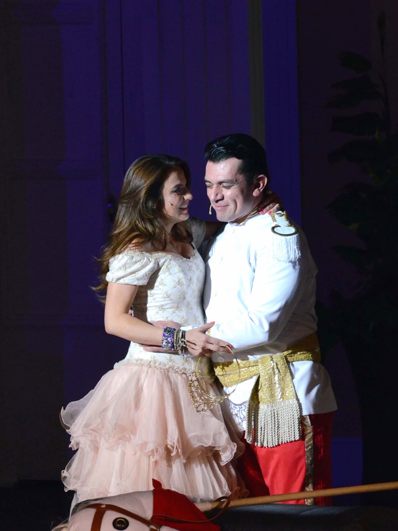 Es admirable la profesionalidad y compañerismo de ambos protagonistas, en ese momento.