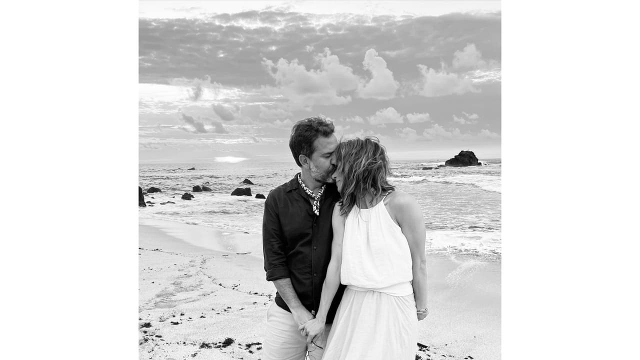 Silvia Navarro publicó esta fotografía en la que aparece con Flavio Medina.