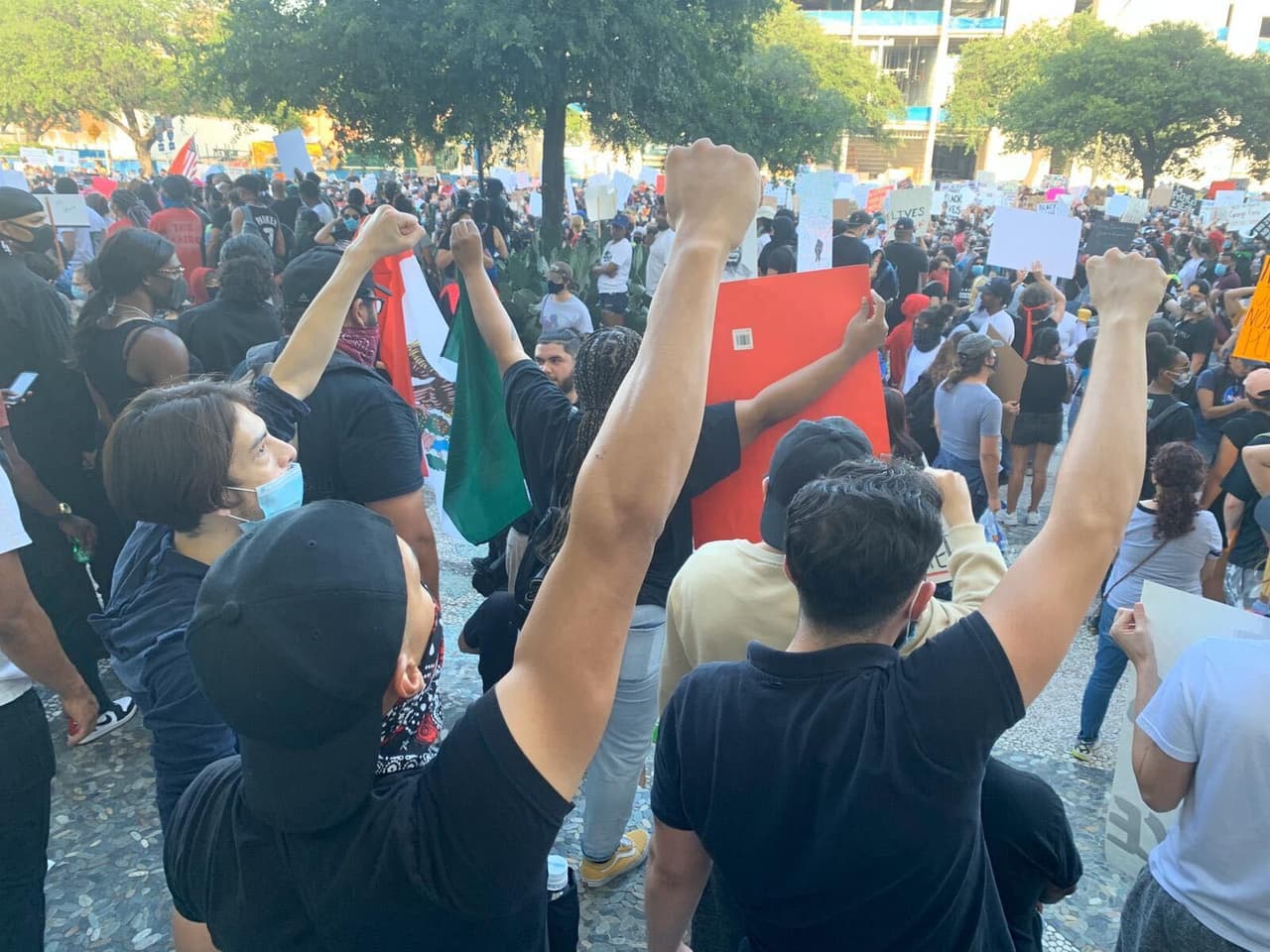 Uno de sus amigos cercanos era Stephen Jackson, campeón con los Spurs de San Antonio en 2003.