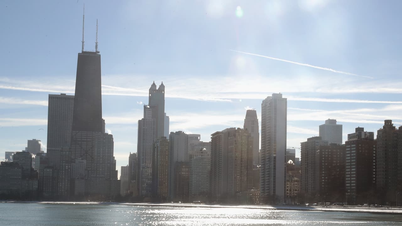 Cerramos la semana con periodos de sol y condiciones estables en el área de chicago.