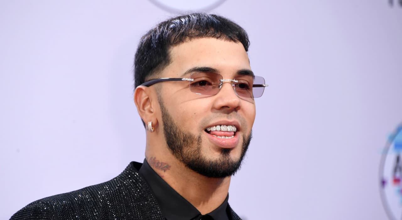 Puerto Rican trap star Anuel AA returns to social media after months of hiatus to share adorable photo of his son Pablo to fans