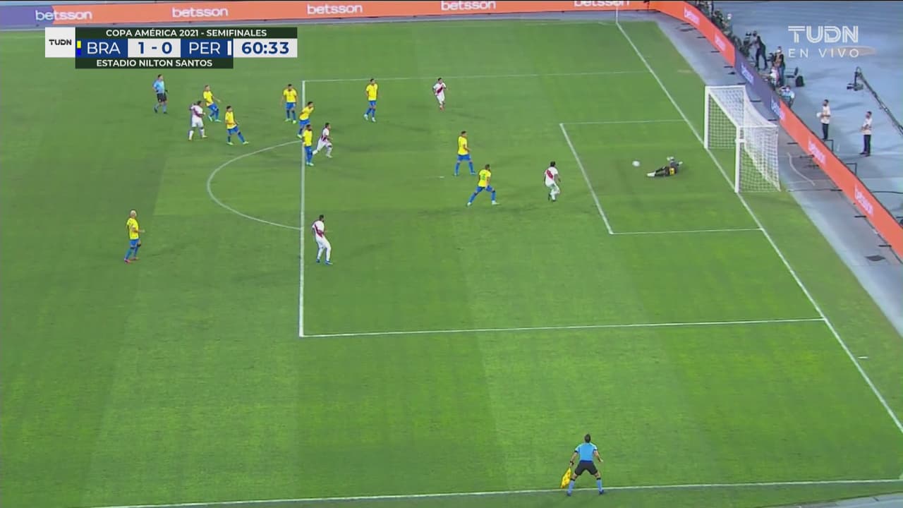 ¡Cerca del empate! Raziel pone en aprietos a Ederson con su cañonazo