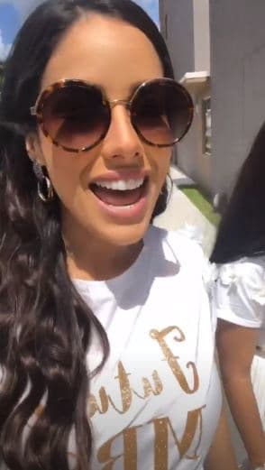 "Todo para mí es sorpresa, yo estoy llegando y, ¡ya! A ver qué me encuentro... Vamos a ver [...]", dijo Aleyda poco antes de llegar al lugar donde se realizó su despedida de soltera.