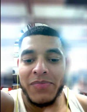 Días después de la fuga, el FBI publicó nuevas fotografías de Alder, donde fue captado durante una videollamada.