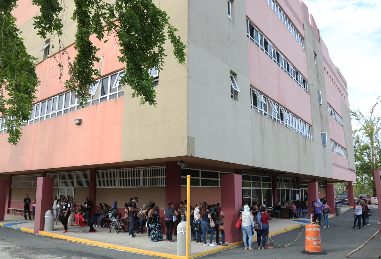 La ayuda por desempleo es de hasta $133 dólares semanales. Es un beneficio temporal que no sustituye el salario, según han explicado funcionarios del gobierno.