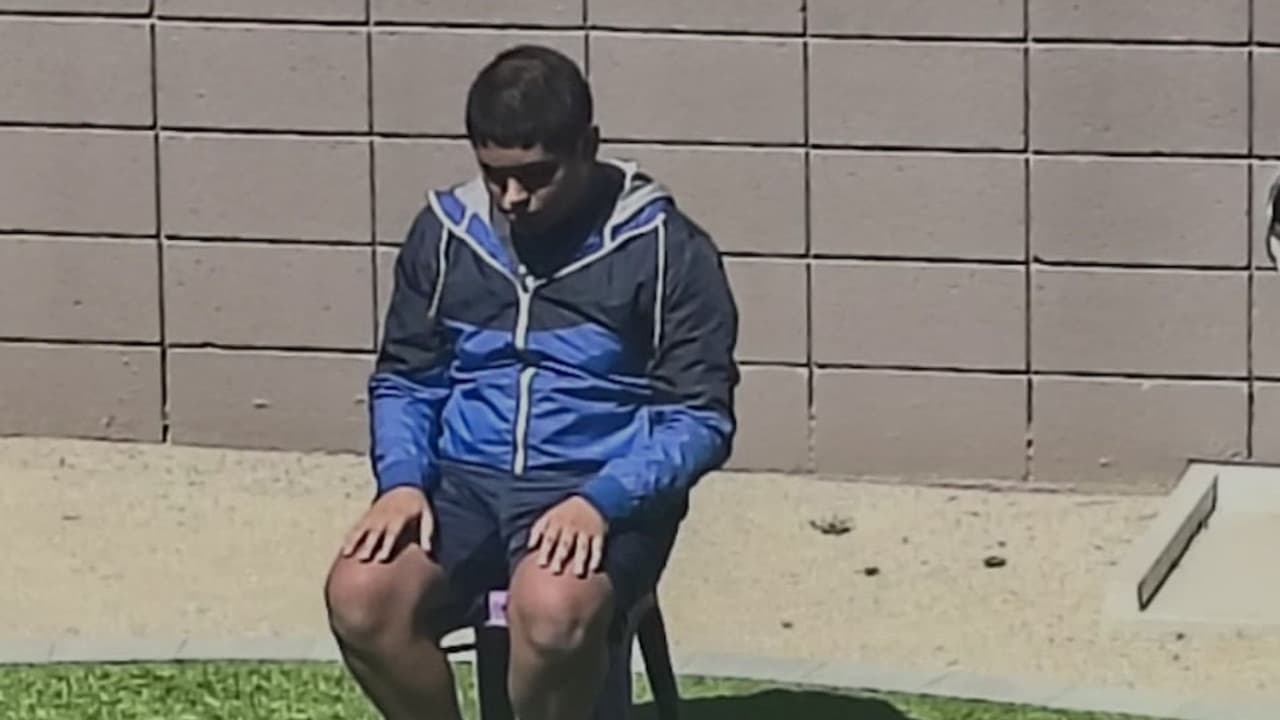 Madre denuncia que escuela castigó a su hijo con autismo e hiperactividad, bajo el sol en Arizona