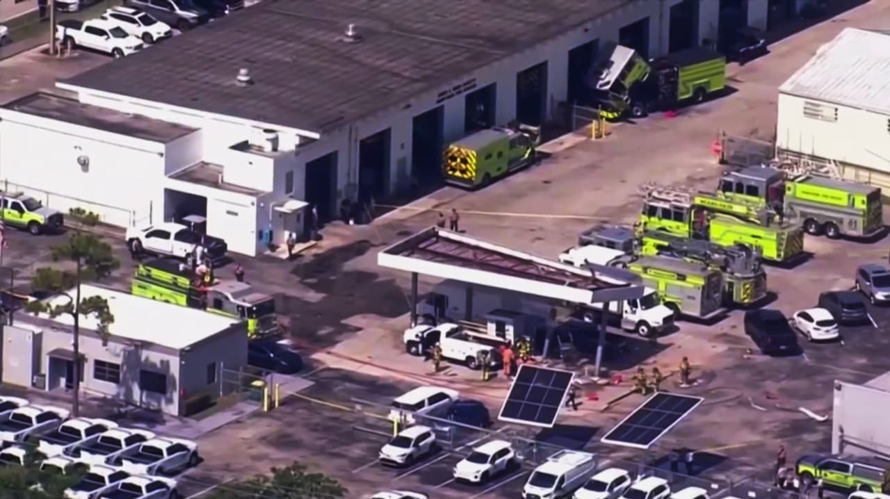 Un muerto y cuatro heridos deja explosión e incendio en instalación del condado