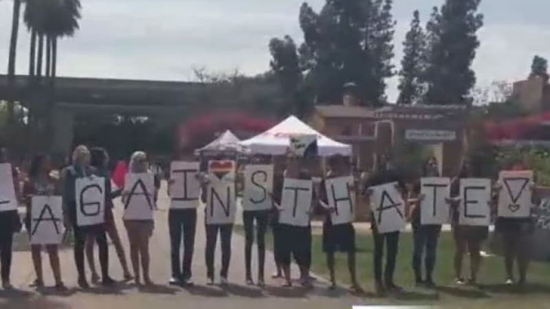 Profesora en Arizona víctima de amenazas y mensajes de odio por proyecto estudiantil