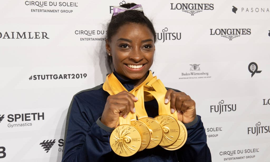 <b>Simone Biles, 2016</b>
<br>Gimnasta olímpica que, con tan solo 19 años, ganó cuatro medallas de oro y una de bronce en gimnasia artística en los Juegos Olímpicos de Río, sumando ya 30 medallas durante su carrera deportiva.